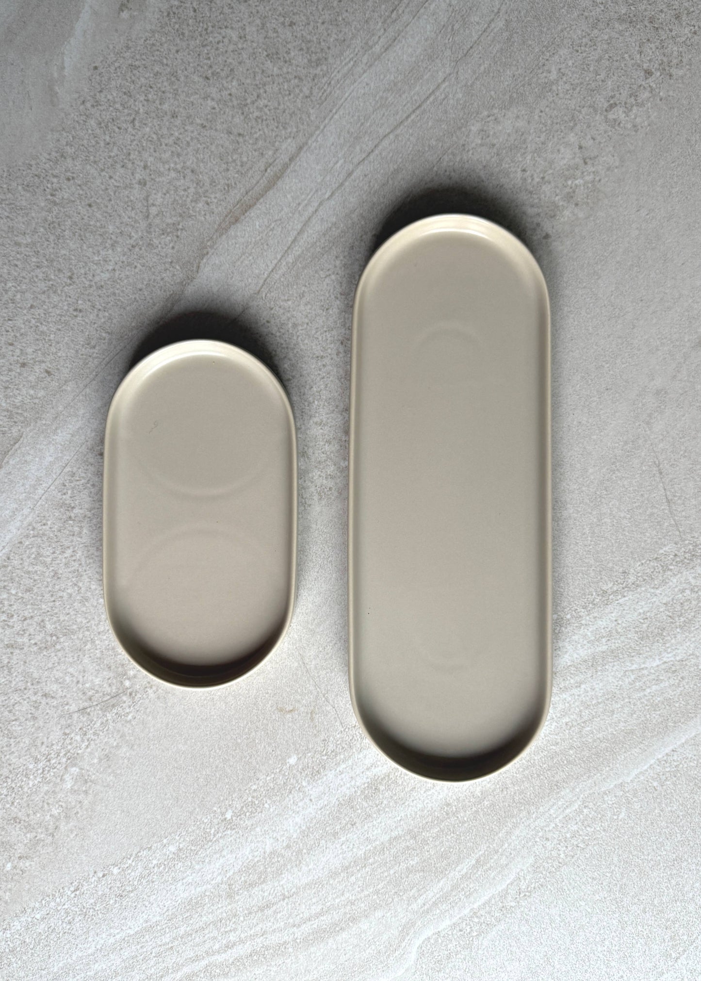 Deco Oval Catchall Tray Small: White